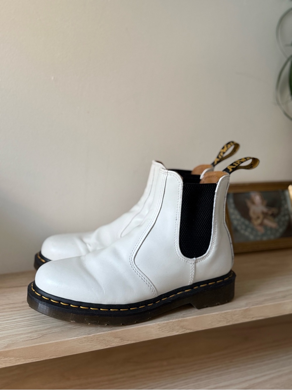 Doc Marten pull on Chelsea boot white leather punk emo boots 🖤